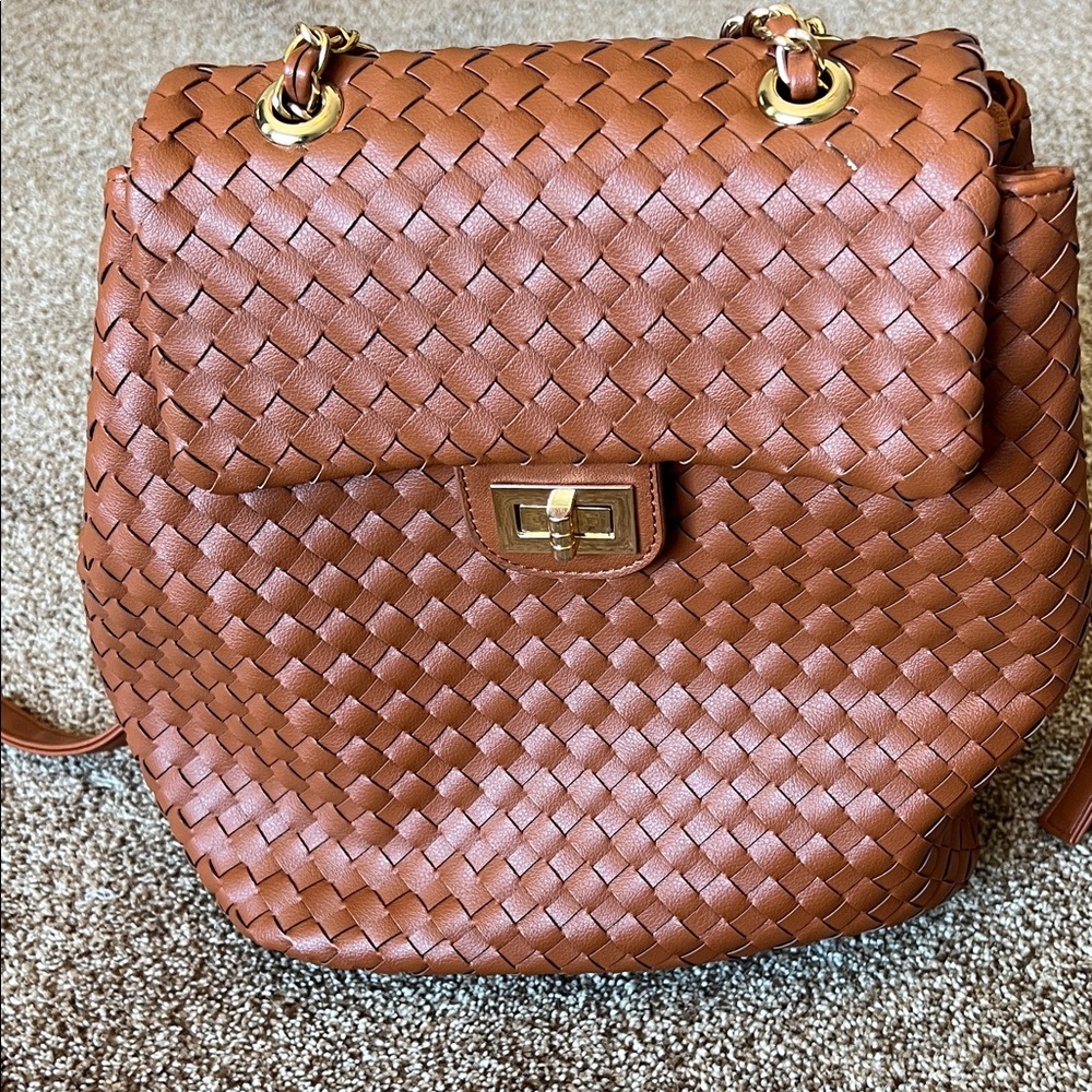 3/20$ Adorable Brown Woven Backpack Purse